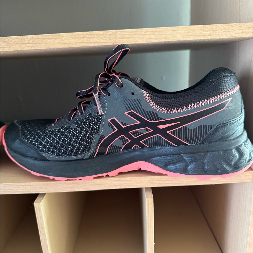 Asics Gel-Sonoma 4 trail running shoes for women in the Black/Papaya colorway